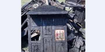 Icoană descoperită neatinsă după un incendiu care a distrus o locuință din Țara Lăpușului