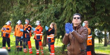 Recunoștința pentru medicii din Baia Mare: „Eroii” au fost aplaudați minute în sir. VIDEO