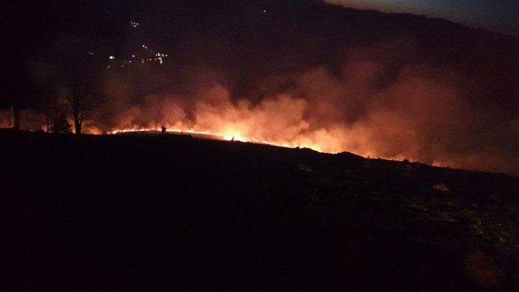 Incendiu imens în Maramureș în Sfânta seară a Învierii Domnului