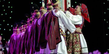 Ansamblul Folcloric Național „Transilvania” celebrează Ziua Internațională a Dansului