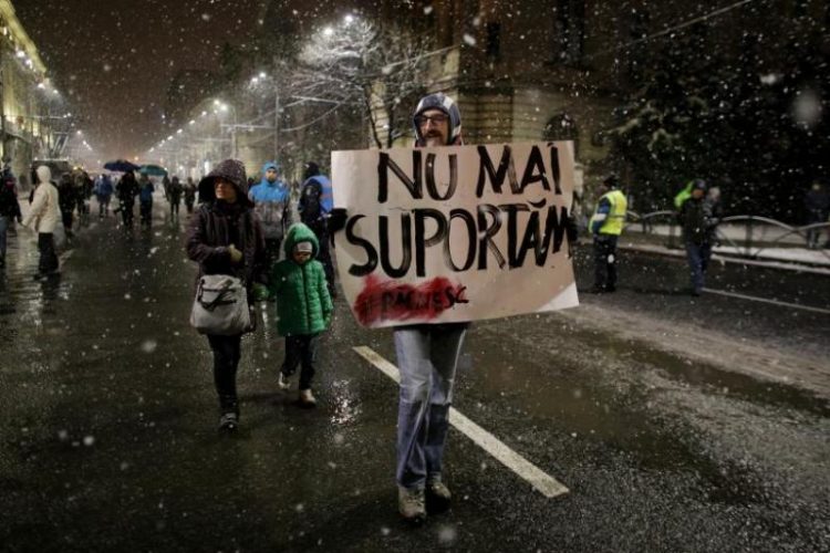 EDITORIAL: Nouă generație, e vai de România noastră