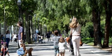 Bucurie în Spania: peste șase milioane de copii pot să iasă din nou din case, după o lună și jumătate de carantină