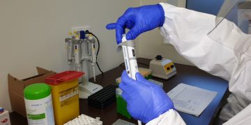 Rezultate negative la infectare cu SARS-CoV-2 în cazul celor 20 de persoane testate din Fărcașa. Urmează testarea unor angajați de la EATON Fărcașa.