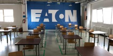 Cu măsuri sporite de siguranță, Eaton se redeschide după 24 de ore de pauză