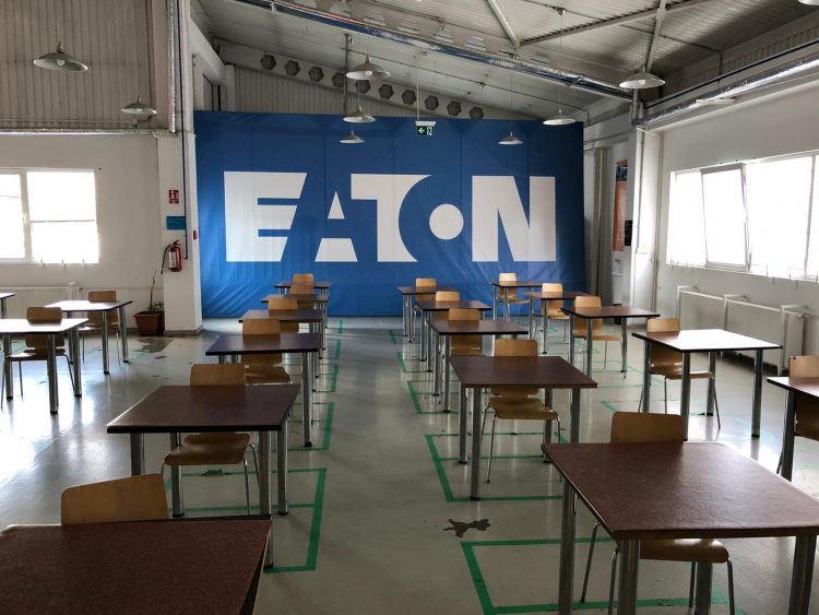 Cu măsuri sporite de siguranță, Eaton se redeschide după 24 de ore de pauză