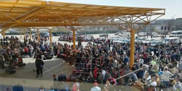 Haos la Cluj! Mii de oameni au luat cu asalt aeroportul ca să plece la muncă în Germania. Majoritatea din Maramureş