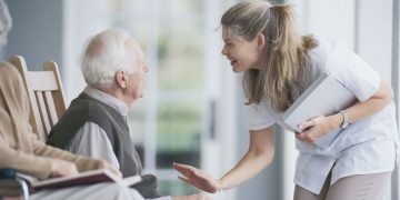 Un cămin de bătrâni este focar de coronavirus. Aproximativ 160 de persoane sunt în pericol