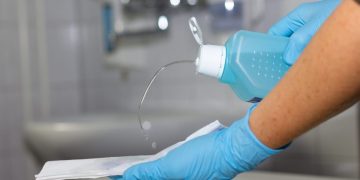 Dezinfectarea în exces poate fi periculoasă. Care sunt riscurile