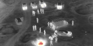 Tineri evadați din carantină, prinși cu elicopterul și camere cu termoviziune