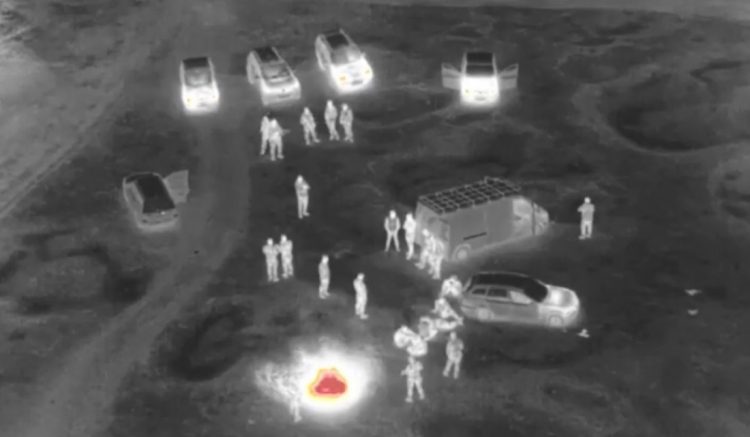 Tineri evadați din carantină, prinși cu elicopterul și camere cu termoviziune