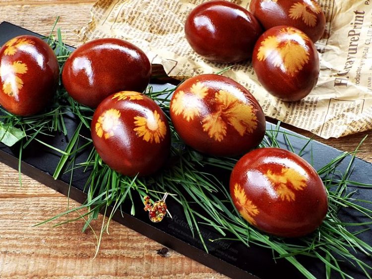 Tradiția vopsitului ouălor roșii. Obiceiuri și semnificații