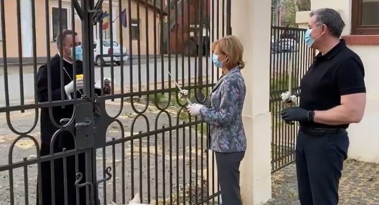 Familia Regală a României a primit Lumina de Paște