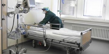 Încă şase persoane infectate cu noul coronavirus au murit; totalul deceselor a ajuns la 717