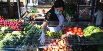 O piață a fost închisă la Timișoara din cauza unei vânzătoare care avea coronvirus