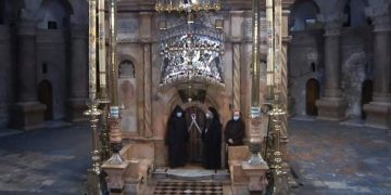 Lumina Sfântă se aprinde la Ierusalim. Imagini în direct de la Biserica Sfântului Mormânt