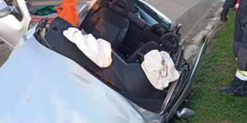 Tânăr decedat după ce a intrat cu maşina într-un cap de pod, pe DN17