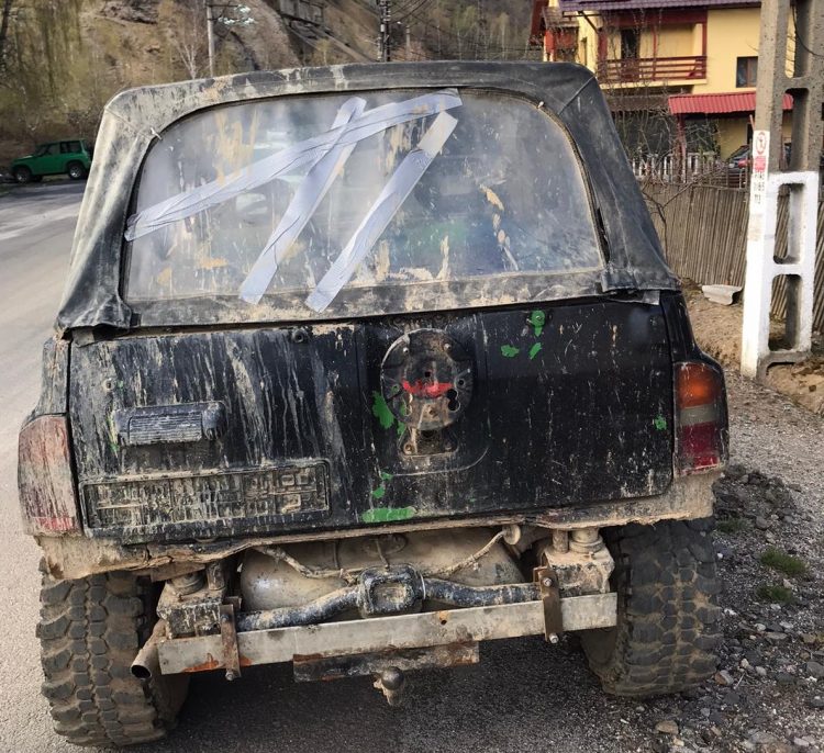 Depistat în trafic de poliţişti în Nistru conducând un autoturism neînmatriculat şi fără permis de conducere