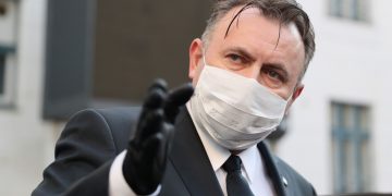 Ministrul Tătaru: Vârful pandemiei în 7-10 zile, populaţia să mai aibă răbdare