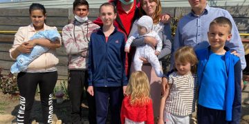 Cătălin Moroșanu i-a făcut rost de o casă lui Sergiu, tânărul care a mers călare la maternitate