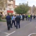 Imagini incredibile în România – Război total între polițiști și locuitorii unui cartier. VIDEO