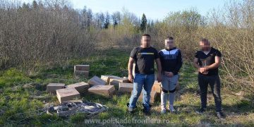 Doi adulţi şi un minor, cercetați pentru contrabandă și peste 15.000 pachete țigări confiscate la frontiera verde