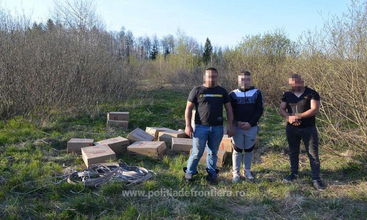 Doi adulţi şi un minor, cercetați pentru contrabandă și peste 15.000 pachete țigări confiscate la frontiera verde