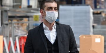 Președintele CJ Maramureș, Gabriel Zetea a efectuat o vizită de lucru la Eaton Fărcașa. Producția va fi reluată, parțial, marți