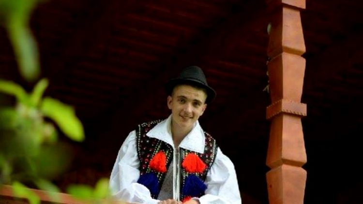 Mesajul lui Ionuț, băiatul de 16 ani din Poienile Izei care a ajuns acasă ca să moară