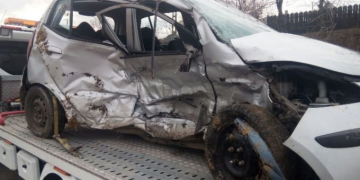 Accident cu o şoferiţă de 21 de ani, la o zi după ce îşi luase maşină