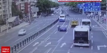 Accident uluitor: Un șofer a intrat cu mașina în pietoni