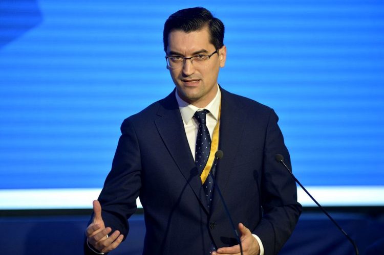 FRF a făcut marele anunț! Echipele vor putea efectua cinci schimbări în fiecare meci, însă nu în orice condiții