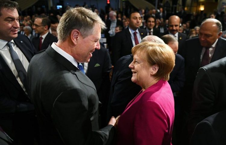 Der Spiegel îl atacă dur pe Iohannis: Este fără precedent ca un șef de stat dintr-o țară UE să acuze un alt vecin membru UE că urmărește planuri separatiste