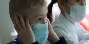 Infecția cu noul coronavirus la copii nu începe cu febră. Ce spun datele unui noi studiu