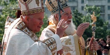 21 de ani de la un eveniment istoric pentru România: vizita Sfântului Părinte Papa Ioan Paul al II-lea