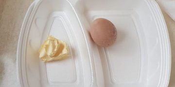 Mâncarea primită în spital de un român infectat cu coronavirus: „Oare cu ce să încep?”