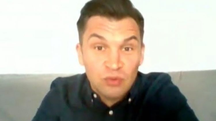 Prima reacție a ministrului Sportului, după ce a apărut în chiloți în direct la tv