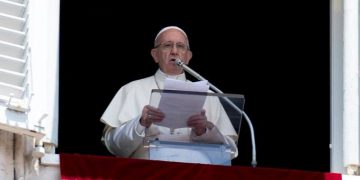 Papa Francisc va reveni duminică la fereastra dinspre Piața San Pietro