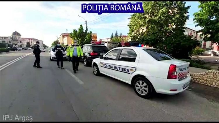 Percheziţie la locuinţa unui tânăr care a încălcat restricţiile de circulaţie şi a instigat la nerespectarea lor
