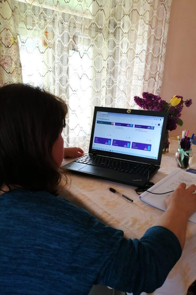 SLI Maramureş consideră nefondate acuzaţiile aduse dascălilor care nu fac şcoală online