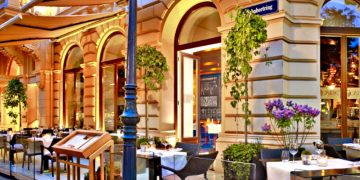 Toți locuitorii Vienei primesc 50 de euro de familie pentru a ieși la restaurant, voucherele vor fi primite prin poștă