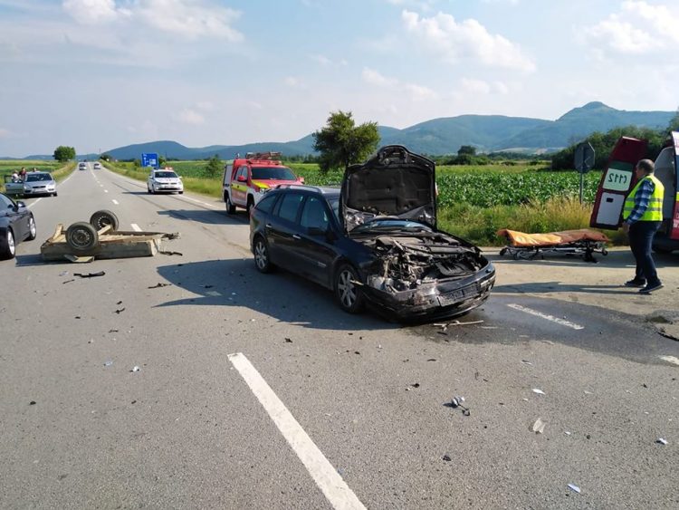 Accident deosebit de grav pe DN 1C. O persoană este rănită