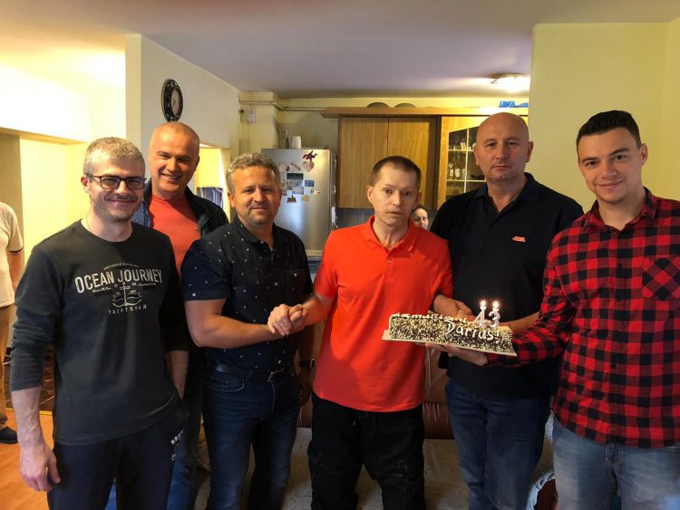 La mulți ani, Darius Perhaiță! Polițistul rănit în explozia de la Sighet, împlinește astăzi 43 de ani