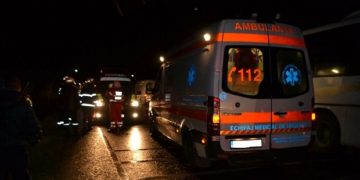 Trei tineri răniți după ce maşina condusă de un şofer beat a ajuns într-o groapă între Coroieni și Baba