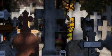 Se întâmplă în România. Morți încurcați la morgă. O familie a înmormântat un necunoscut