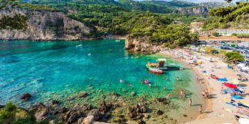 Grecia deschide turismul. Când și în ce condiții putem merge în vacanță