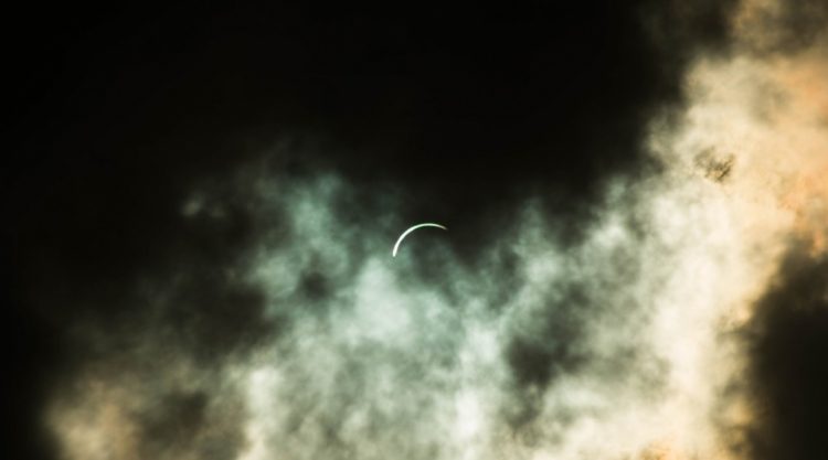 Eclipsă de lună prin penumbră. Fenomenul se poate vedea şi în România în câteva minute