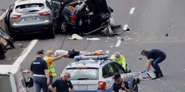 Accident rutier cu 4 morţi în Italia, printre care şi doi români