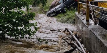 Pagube importante provocate de viituri în mai multe localităţi din judeţ – foto