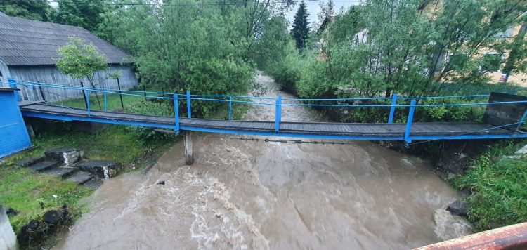 Prăpăd la Borşa! Peste 200 de familii izolate, o parte din oraş fără energie electrică – GALERIE FOTO