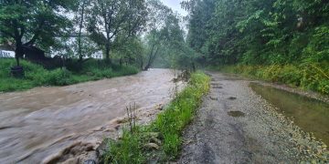 Prăpăd la Borşa! Peste 200 de familii izolate, o parte din oraş fără energie electrică – GALERIE FOTO